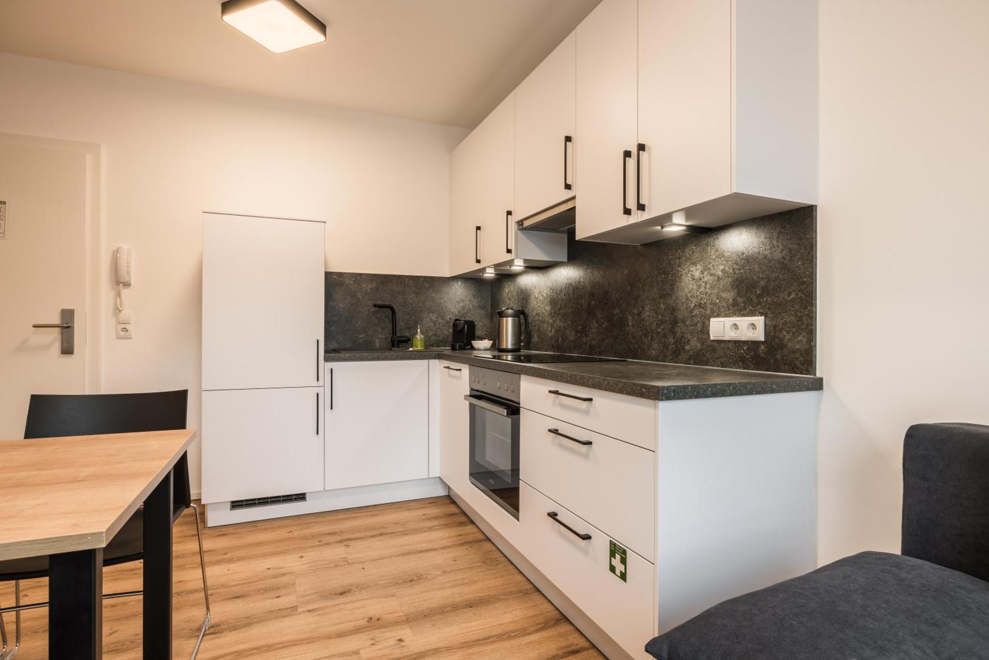Myquartier Central City Suites Innsbruck Bagian luar foto